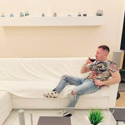 Max, 33, 