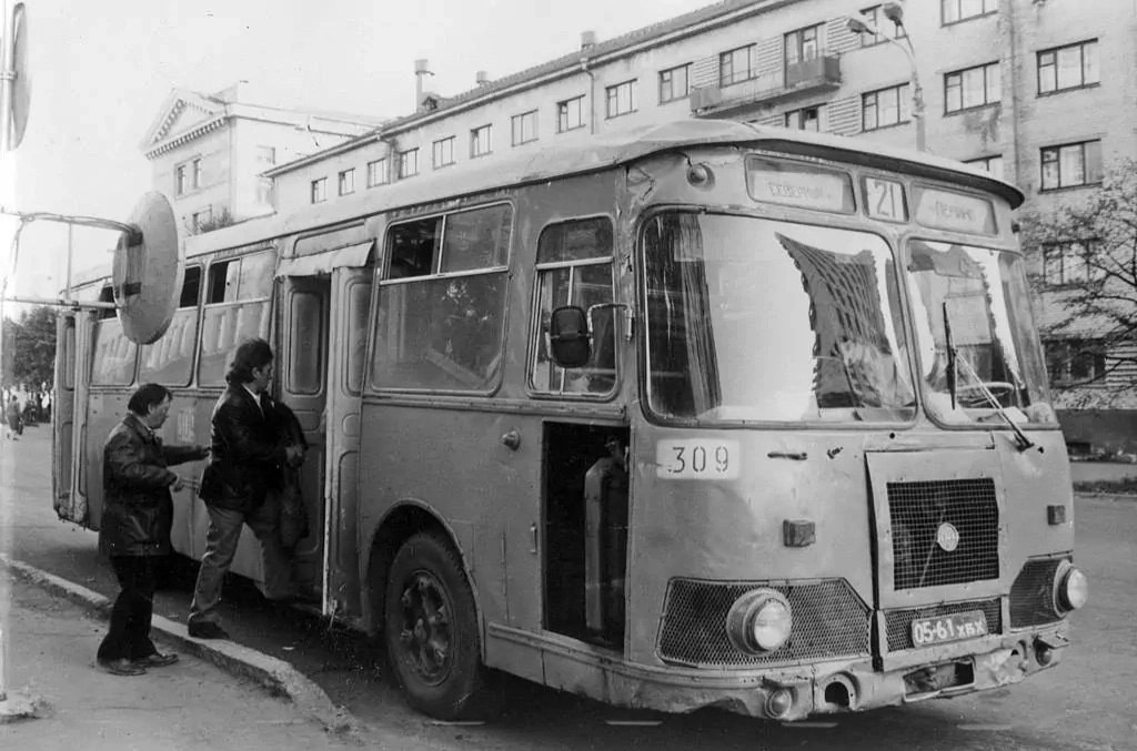 -677   . , .,  1991 . :  .