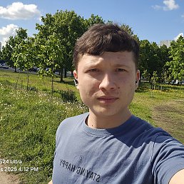 Azizbek, 19, 