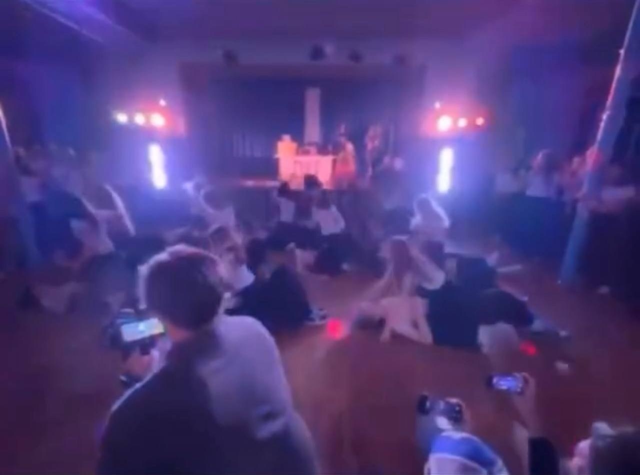 �������� �� ������ �������� 18+ �� ���������� � �������������.� ������ �������� ����������� ���� ... - 2