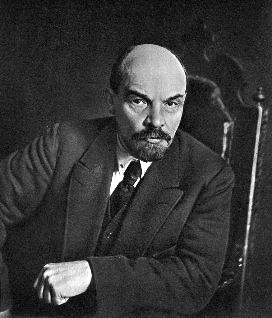 Социал-демократия должна всегда и неуклонно расширять воздействие рабочего движения на все сферы ...