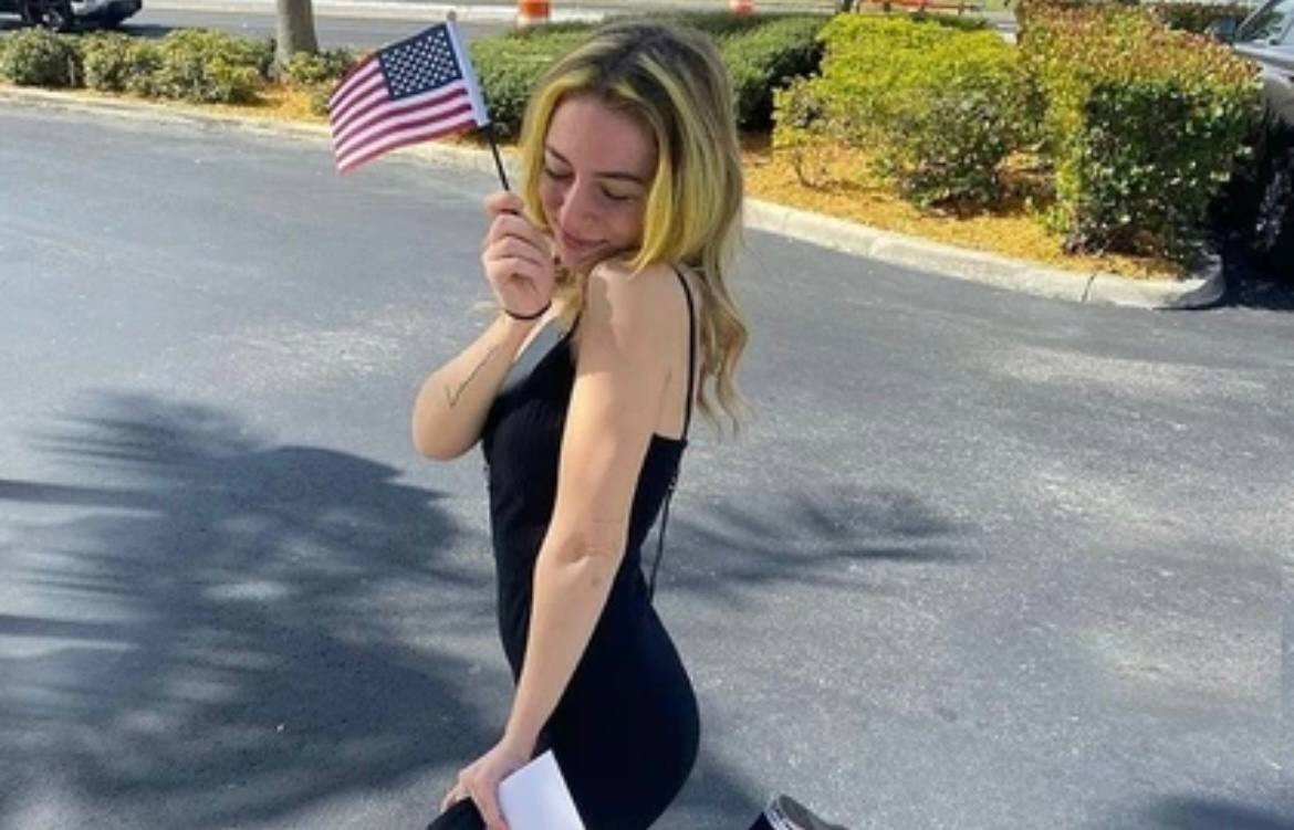 Дочь Леонида Агутина и Анжелики Варум купила квартиру в США, работаю посудомойкой. Об этом рассказал ...