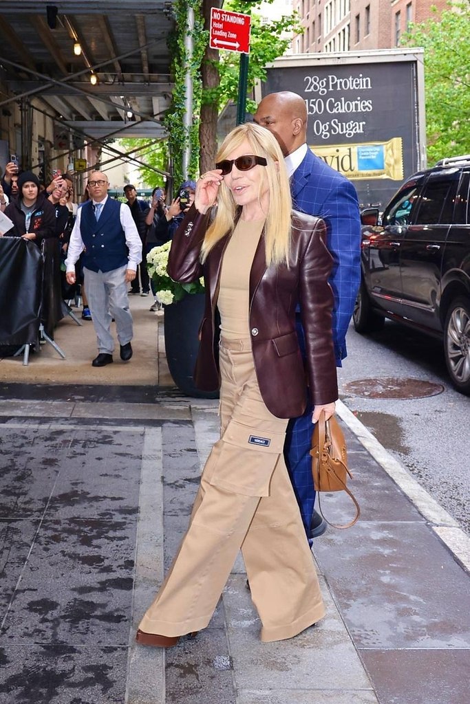            Met Gala.    5  6  ... - 6
