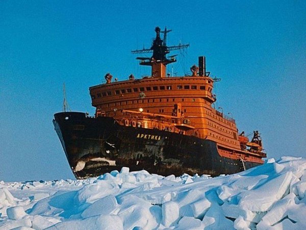 В 1971 году было закончено строительство второго в мире атомного ледокола. А в 1972 году ледокол ...