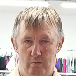 Aleksandr, 52, 