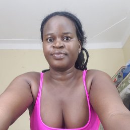 Mimi, 25, 