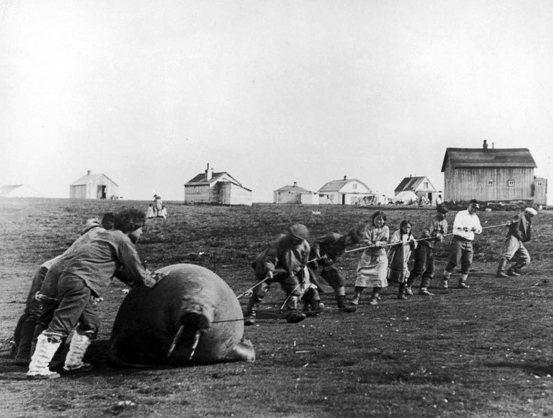   . 1930 .