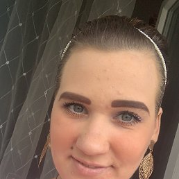 Julia, 25, 