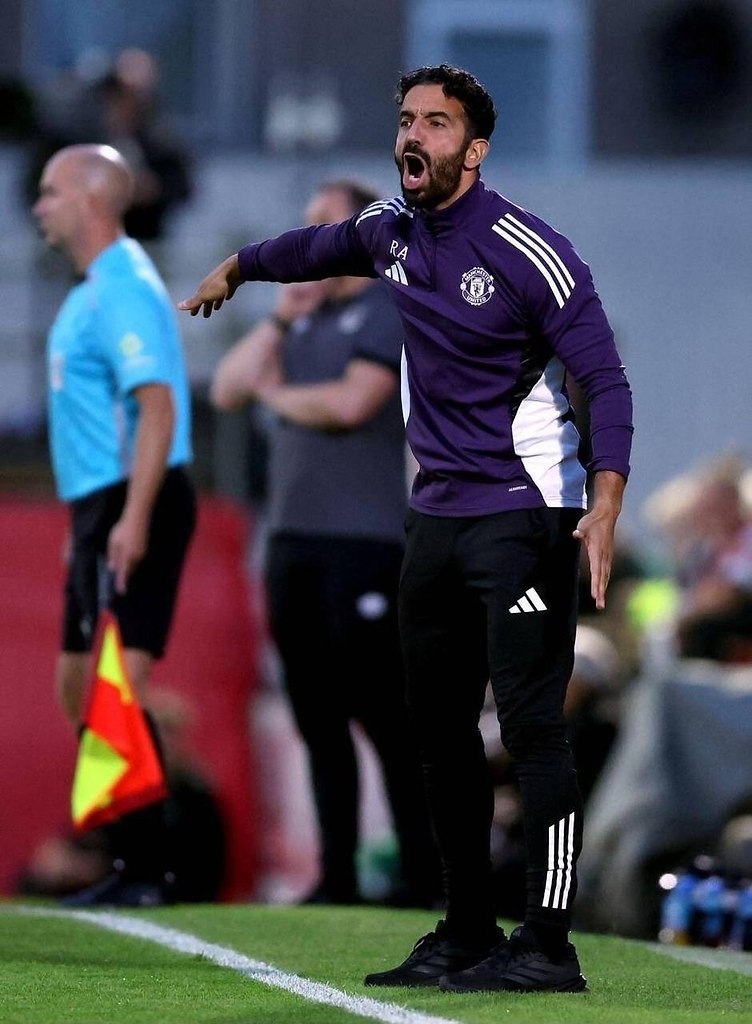 Главный тренер «Манчестер Юнайтед» Рубен Аморим не беспокоится о том, финиширует ли команда выше ...