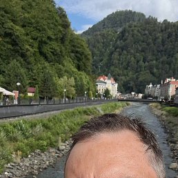 Denis, 49, 
