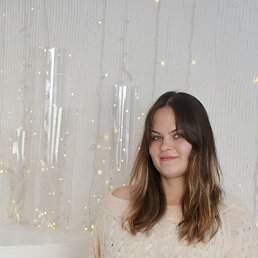 Ksenia, 42, 