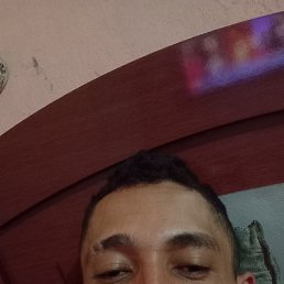 Jonathan, 18, 