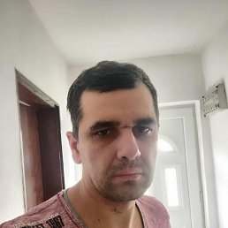 Nikola, 39, 