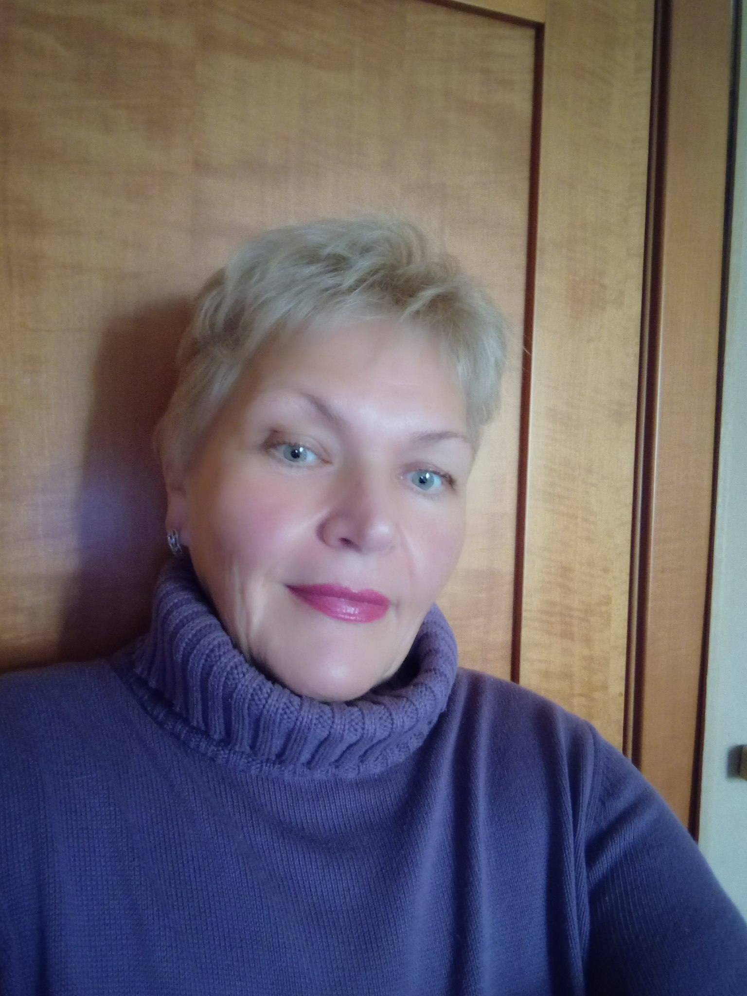 Нет без тебя мне жизни на земле. Утрачу слух — я все равно услышу, очей лишусь — еще ясней увижу. ...