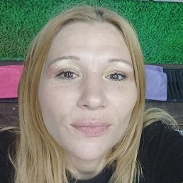 Tanya Issaoui, , 42 