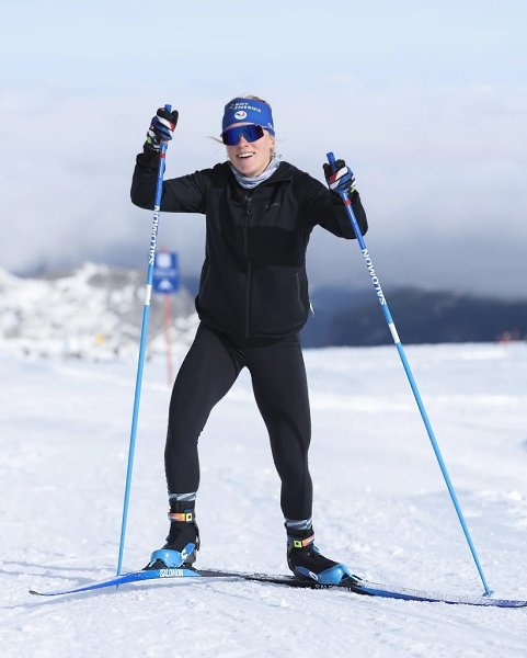 Одна из главных женских биатлонных сборных мира впервые вышла на тренировку на снег. Трехцветные ...