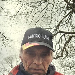 Anatolii, 61, 