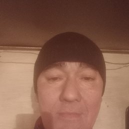 Daniyar, 41, 