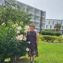 Natalja, 63, 