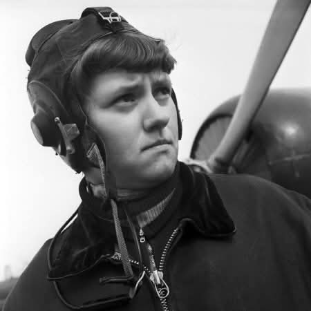 50 лет назад, 22 июня 1975 года советский лётчик С. Е. Савицкая на учебно-боевом самолёте МиГ-25ПУ ...