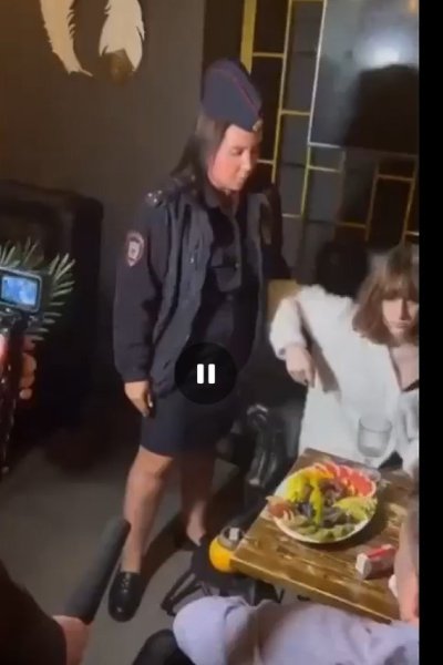 В Питере начали принимать консуматорш — девушек, которые зовут парней в подставные заведения с ... - 2