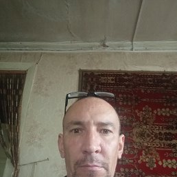 Sergey, 40, 