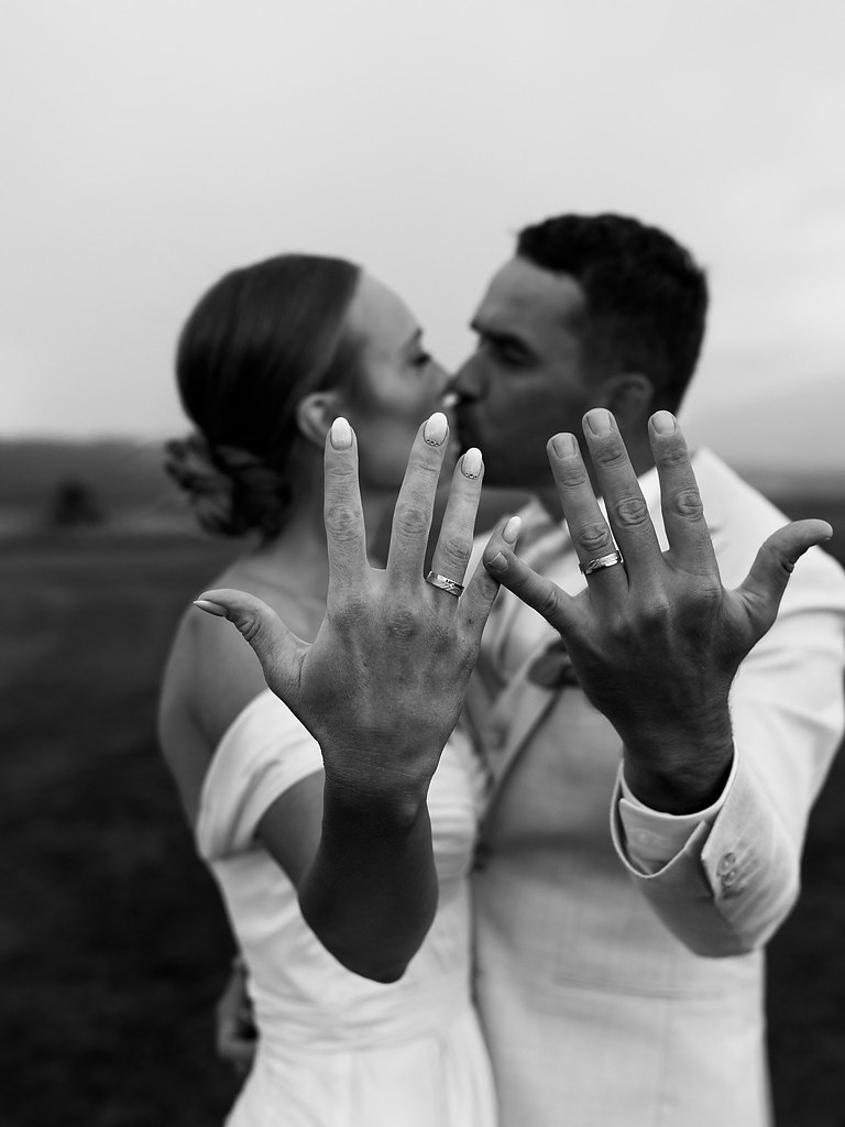 Ивонна Фиалкова показала фотографии со своей свадьбы. «12.09.2025!», — подписала их биатлонистка. - 2