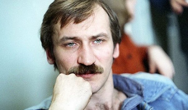 Полоса препятствий.Не о том разговор, как ты жил до сих пор,Как ты был на решения скор,Как ты лазал ...