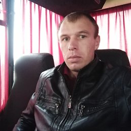 Jonik, 29, 