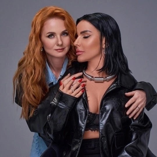  t.A.T.u. .-   