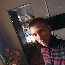 Aleksandr, 23, 