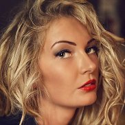 ���, , ����