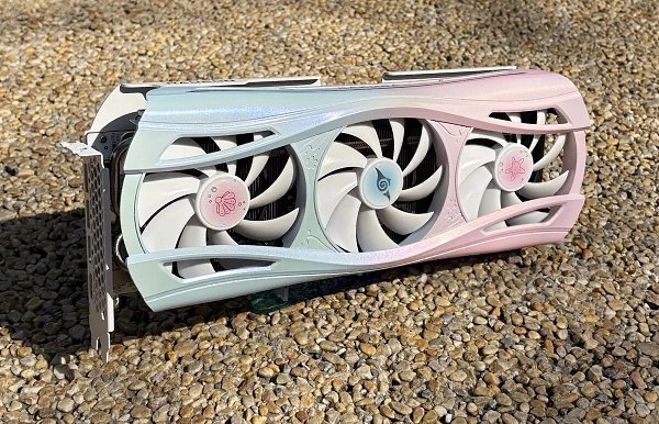 AMD - запах морской волны.Nvidia - запах палёного коннектора питания - 6