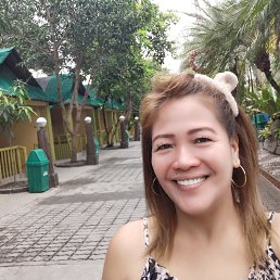 Ella, 48, 