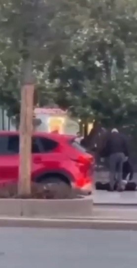 В Москве задержали четырёх сотрудников ГАИ прямо во время получения взятки. Ситуация была следующей: ... - 2