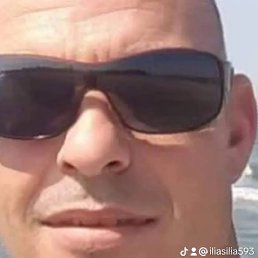Ilias, �������, 52 ����