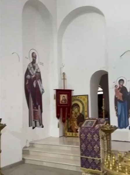 Иконы в православных храмах теперь печатают на принтере. С использованием этого вертикального ... - 2