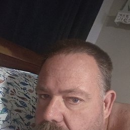 Kevin, 46, 