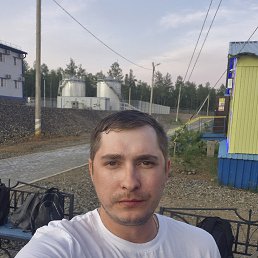 Aleksandr, 34, 