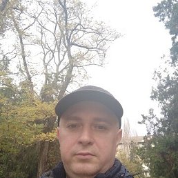 Roman, 41, 