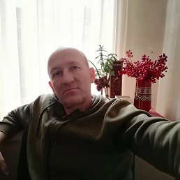 Vasili, 53, 