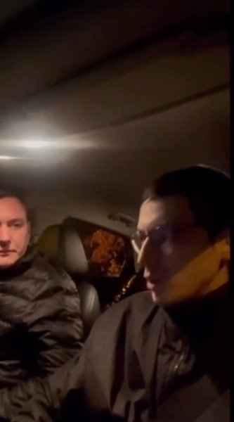 В Хабаровске пассажир ударил таксиста по лицу после отказа в поездке.Инцидент произошёл днём в ... - 2