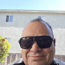 Alex, 55, 