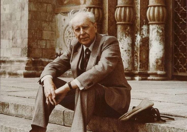 В 1986 году Сергей Сергеевич Аверинцев рассказывал мне, как летом он снимал дачу рядом с железной ...