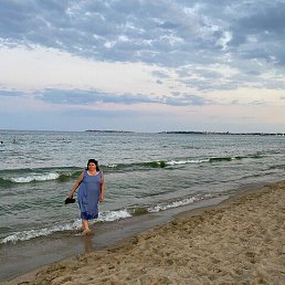 Lyudmila, 56, 