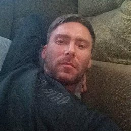 Evgenij, 29, 