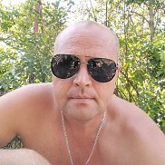 Aleksandr, 44 , 