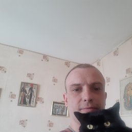 Max, 35, 
