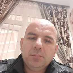 Amir, 47, 