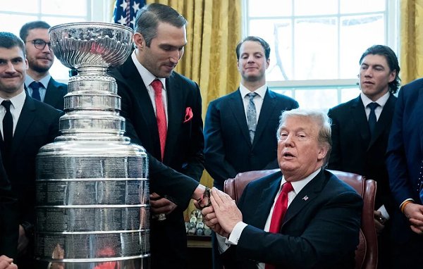 Дональд Трамп стал новым президентом США.Интересно, что в прошлый раз, когда политик приходил к ...